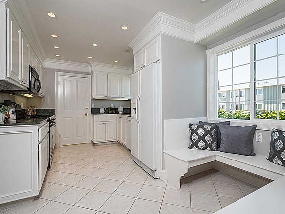 5th image of 850 Bermuda Dr