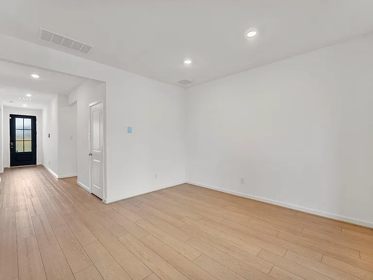 1210 Sugar Dr — Photo 7