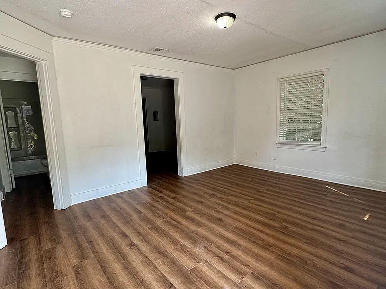 556 Lesesne St — Photo 13