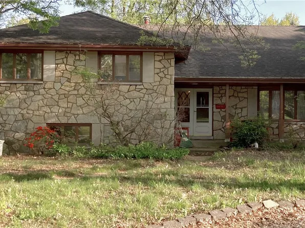 108 Parise Rd, Pittsburgh, PA 15221