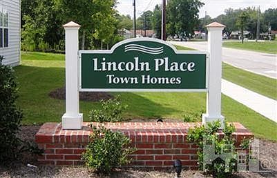 2nd image of 137 Lincoln Circle #32