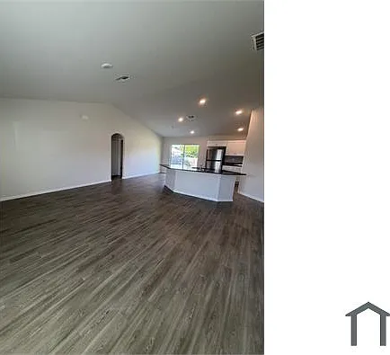 3 bed, 1357 sqft, $1,850 — Photo 3