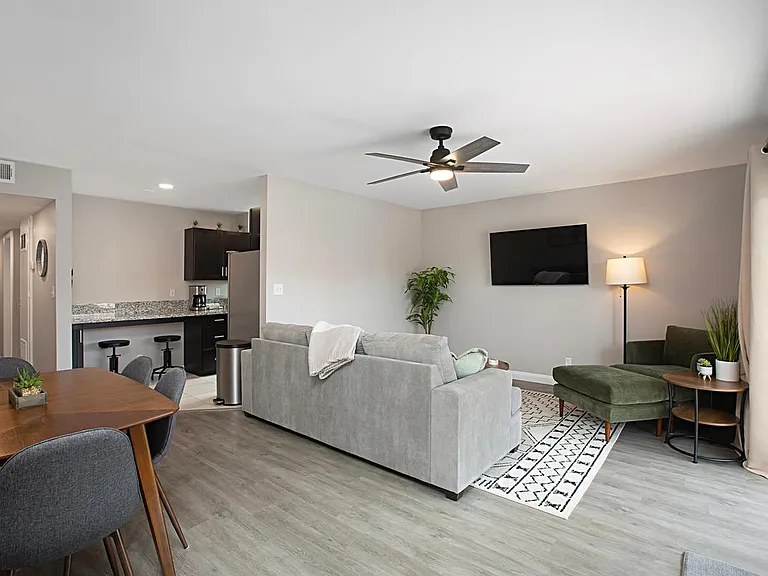 2151 Manchester Ave #B — Photo 3
