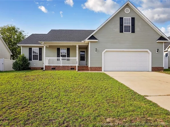 1482 Avoncroft Dr, Fayetteville, NC 28306