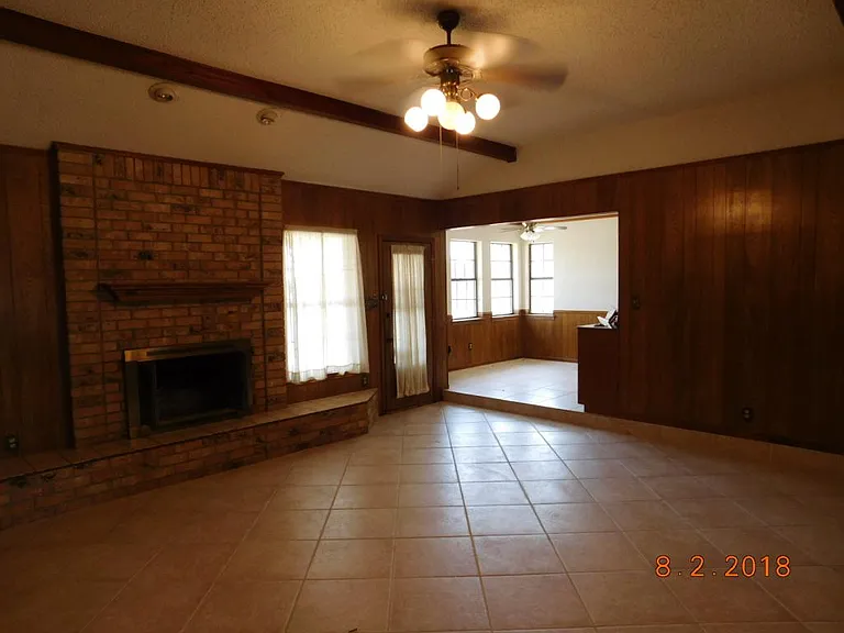 2315 E Highway 190 — Photo 12
