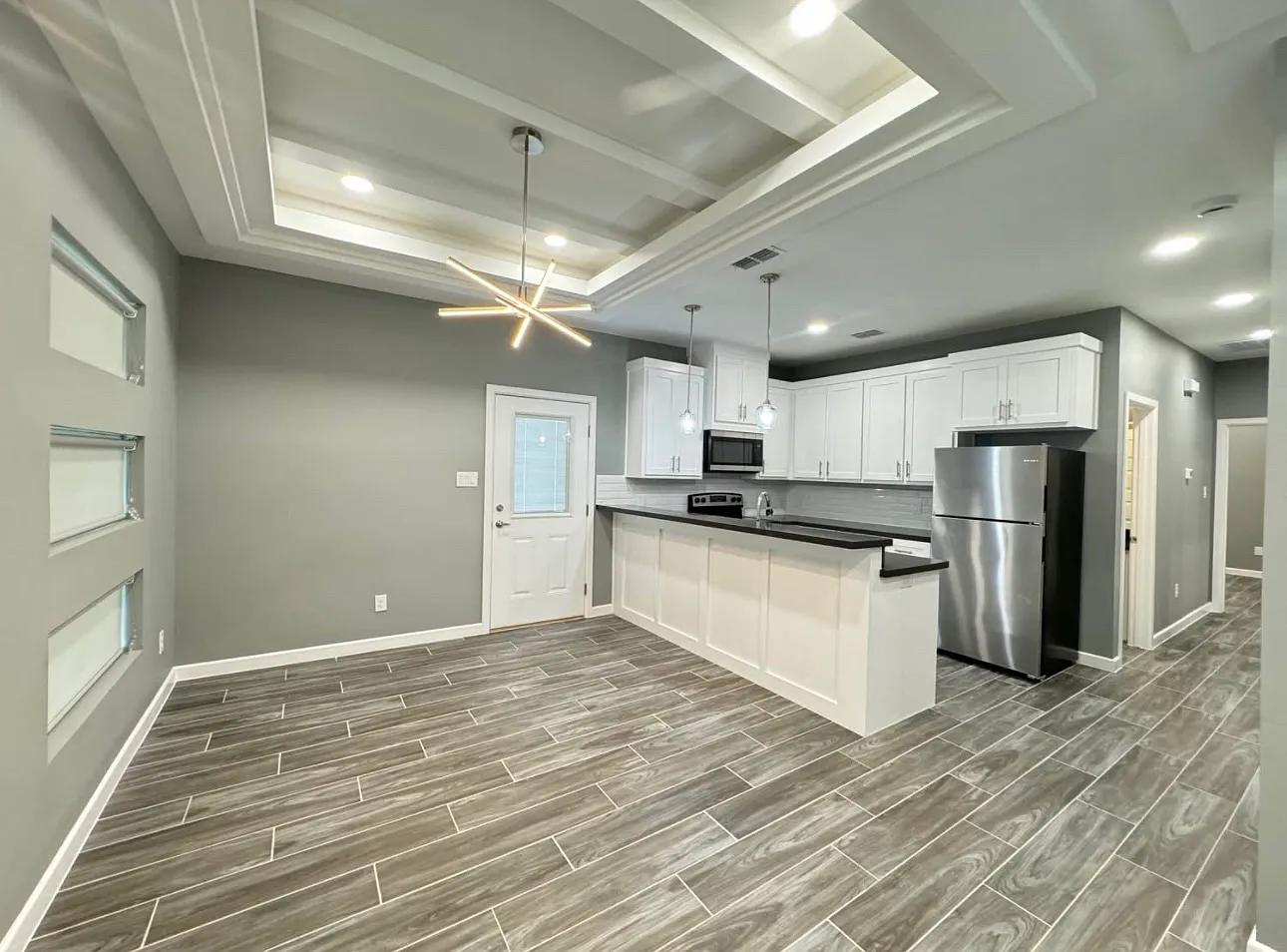 3 bed, 1100 sqft, $1,375 — Photo 2