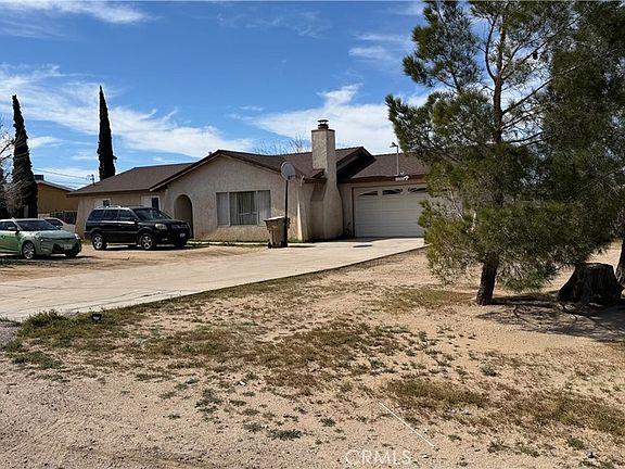 3rd image of 11890 Jacaranda Ave