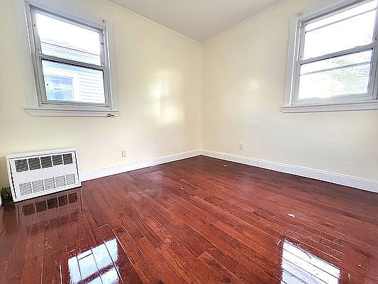 4th image of 926 Avenue S Floor 2