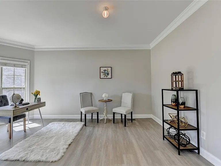 4805 Shelbourne Dr — Photo 10