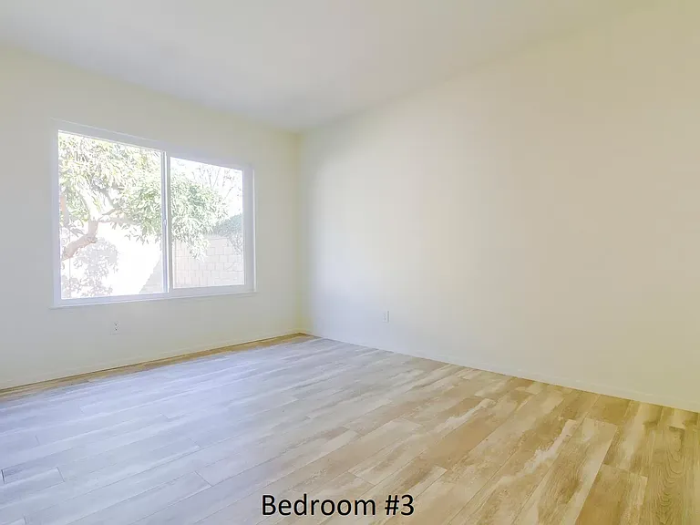966 Goldenrod Dr — Photo 9