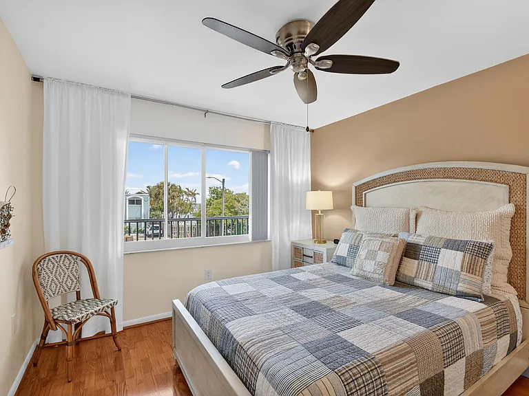1502 S Lakeside Dr #214 — Photo 20