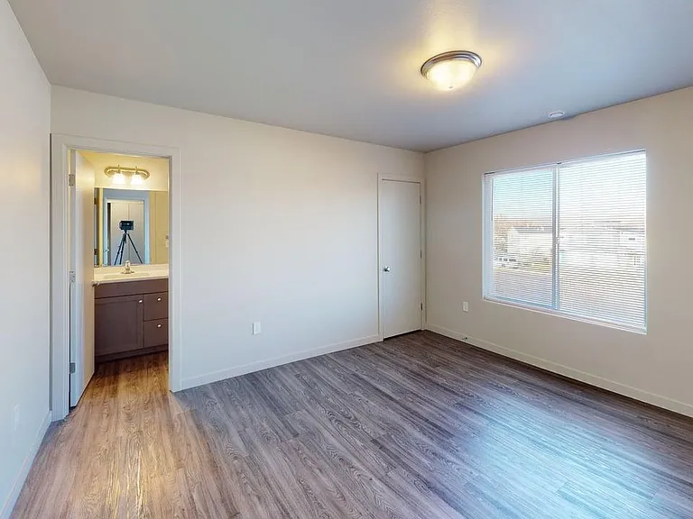223 Stockton Ave — Photo 8