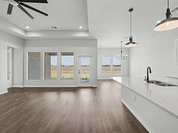 3rd image of 9606 Spanish Oak Dr