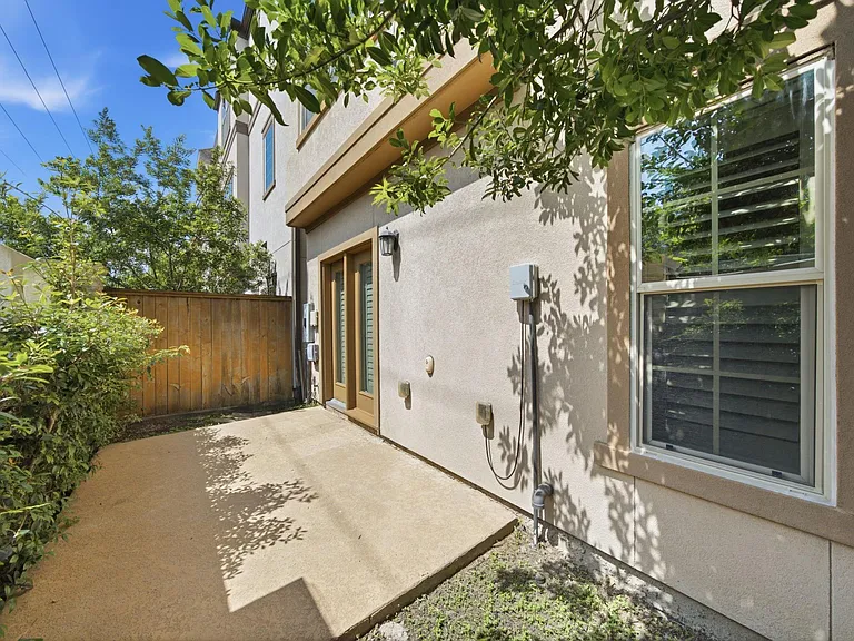 1434 Apsley Manor Trl — Photo 32