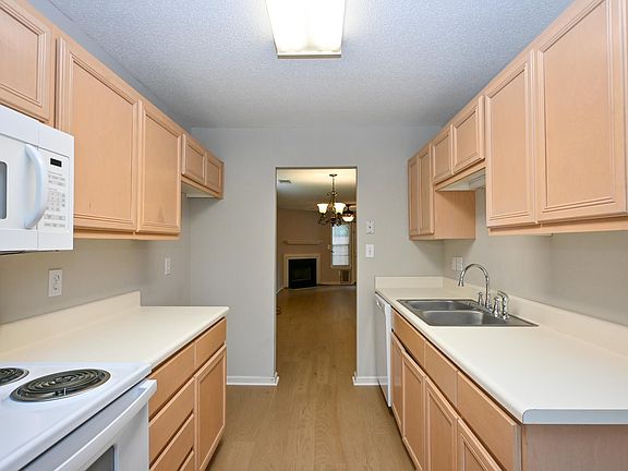 3rd image of 4 Boston Commons Ct