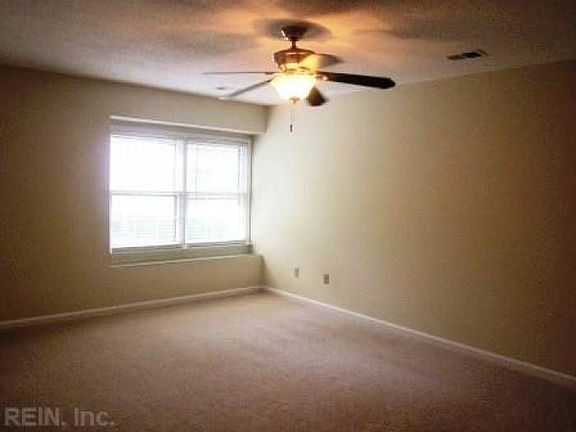 Large master bedrrom