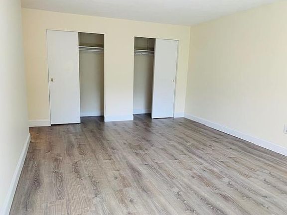 4th image of 245 Main St APT 32
