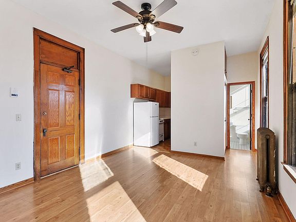 3rd image of 2000 Park Ave S #101