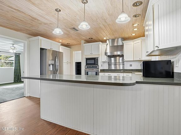 4th image of 472 CEDAR CREEK Road