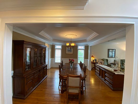 5th image of 309 Heathermoor Dr
