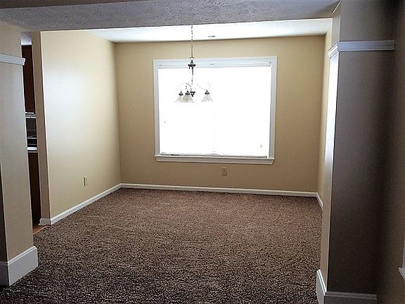 5th image of 788 Hollowood Ln