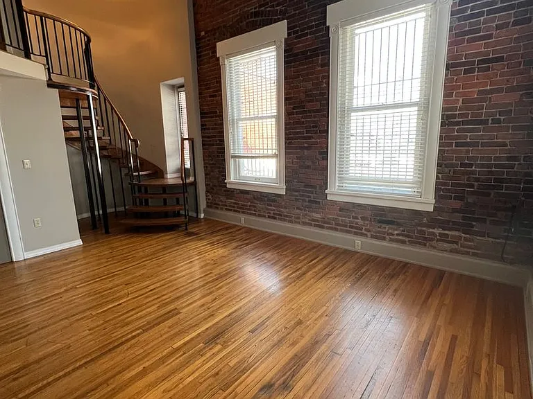 313 Park Central E #303 — Photo 5