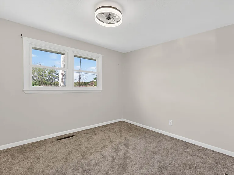 2091 W State Route 102 — Photo 25