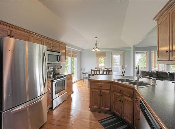 5th image of 4235 NE 84th Ter