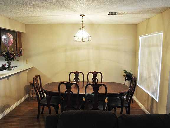 3rd image of 204 S Montebello Blvd