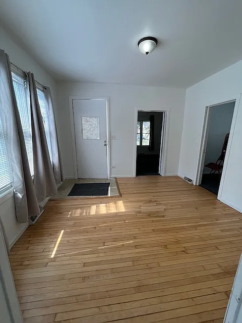 13841 Forest Ave — Photo 2