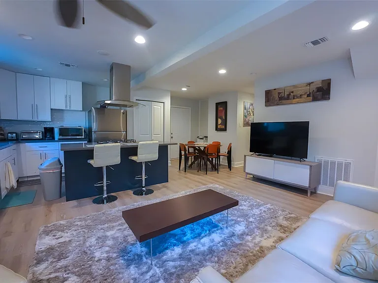 10326 Meadow Lake Ln — Photo 1