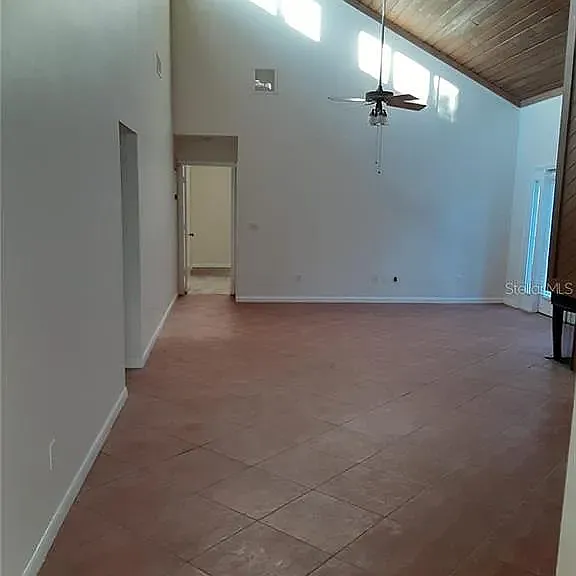 256 Springside Rd — Photo 2