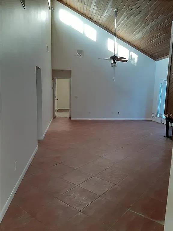 Building Photo - 256 Springside Rd
