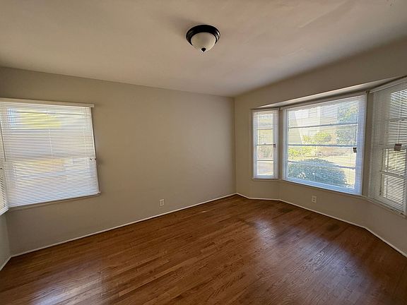 2nd image of 1410 Barrington Way #Ba118a