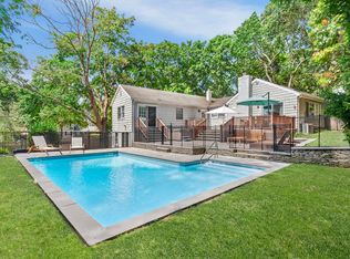 80 Bay St, Southampton, NY 11968