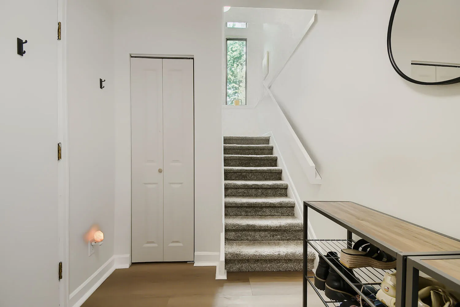 2 bed, 2.5 bath, 1800 sqft, $3,200 — Photo 2