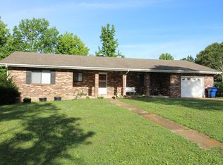 1305 W Crest Dr, Houston, MO 65483