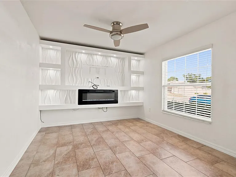 650 Hidden Lakes Ct — Photo 7