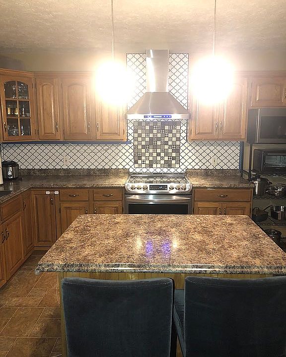1st image of 102 Summer House Ln