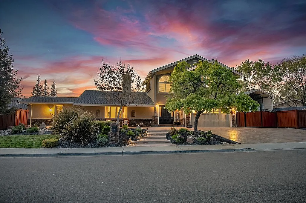 2781 Tahoe Dr photo 1