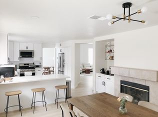 1074 Aurora Ln, Corona, CA 92881