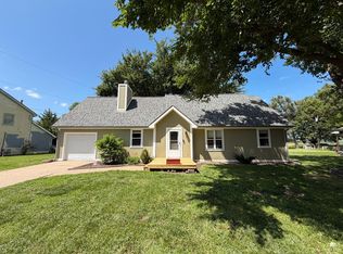 3314 Valleywood Dr, Manhattan, KS 66502