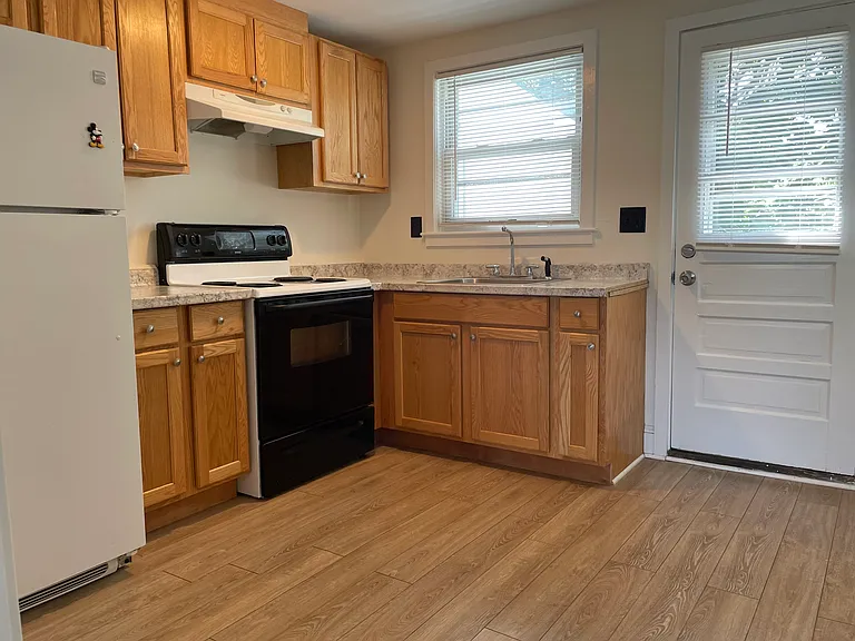15 N Main St #2 — Photo 3
