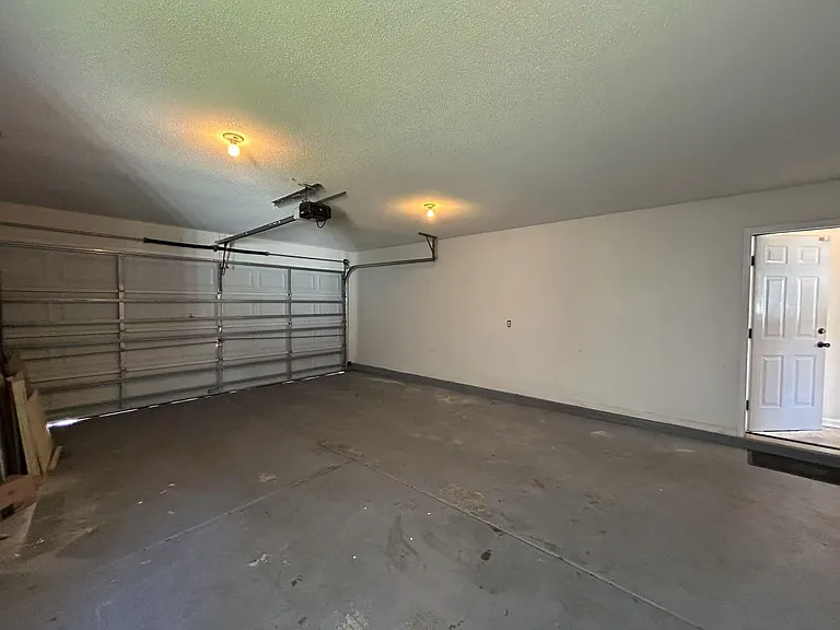 215 Spring Lake Dr — Photo 34