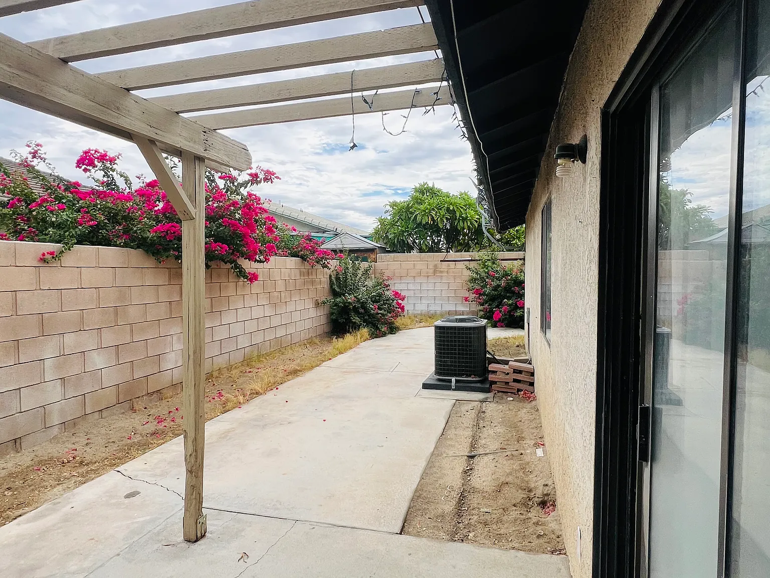 32250 Desert Vista Rd — Photo 2