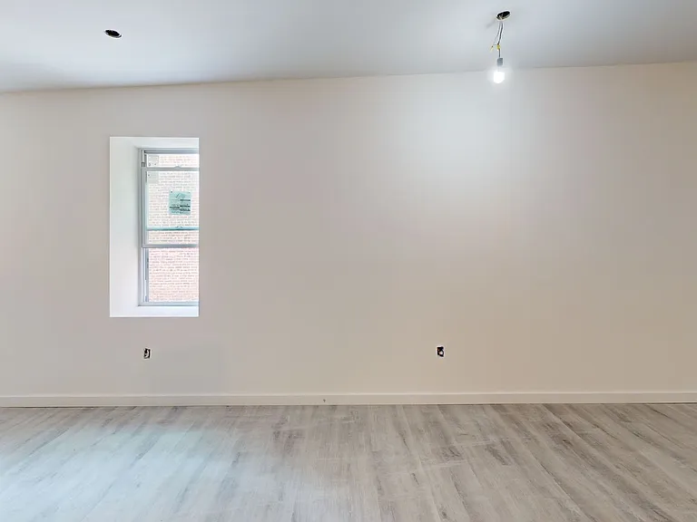 252 Washington St — Photo 32