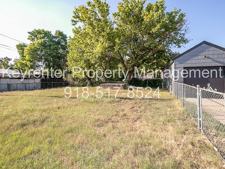 1502 N Columbia Ave — Photo 7