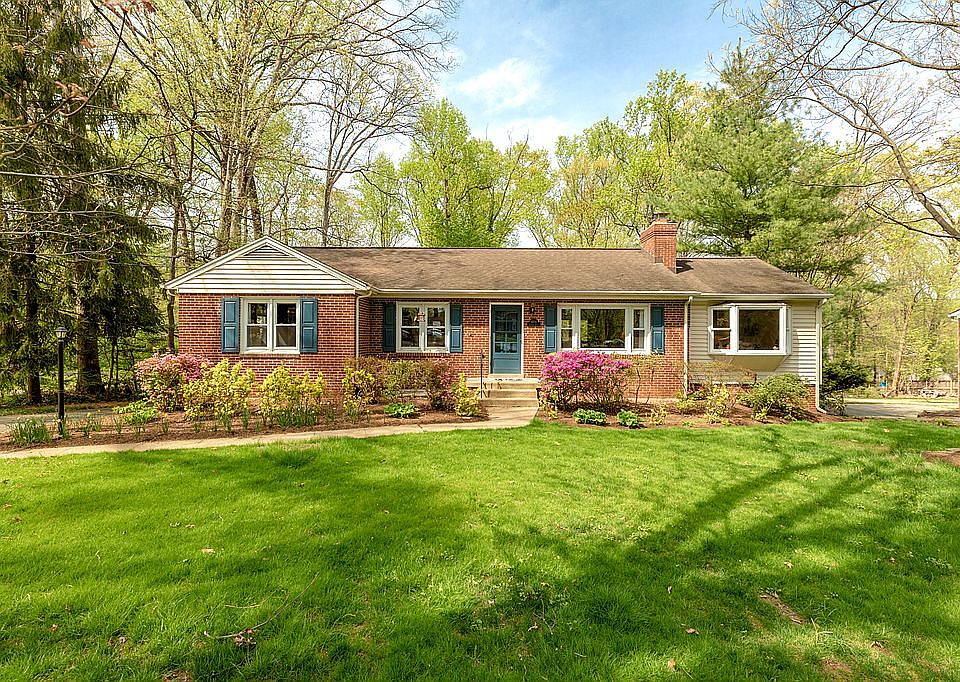 1st image of 9104 Courtley Ct