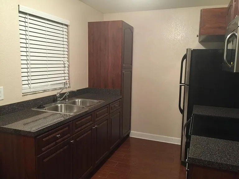 13901 Village Terrace Dr — Photo 7