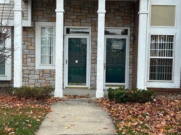 5579 Pine Aires Dr, Sterling Heights, MI 48314